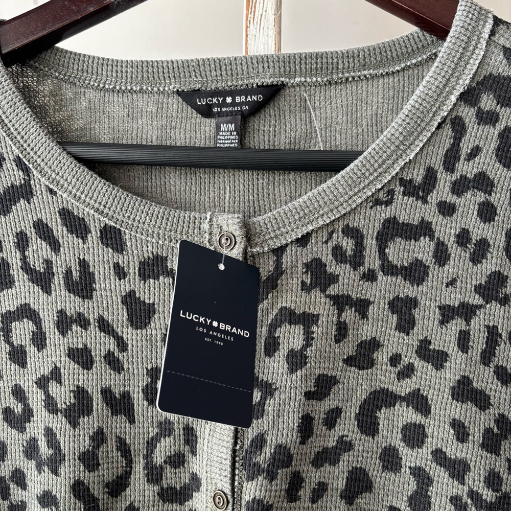 NWT Lucky Brand Leopard Print Top - Picture 3 of 4
